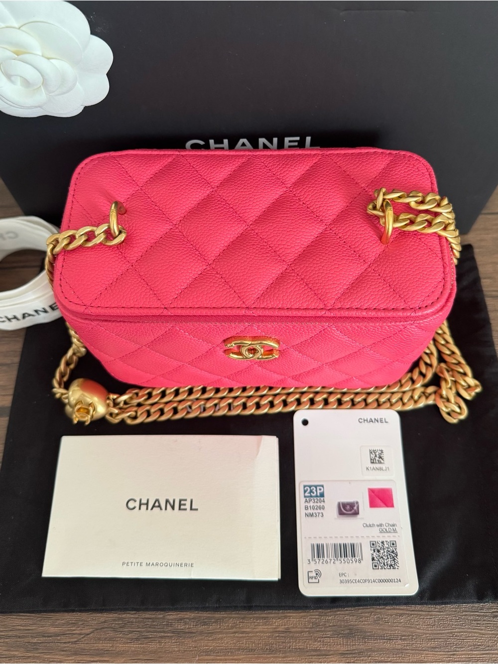 NEW CHANEL Caviar Quilted Leather Heart Crush Vanity Bag - Picture 2 of 8